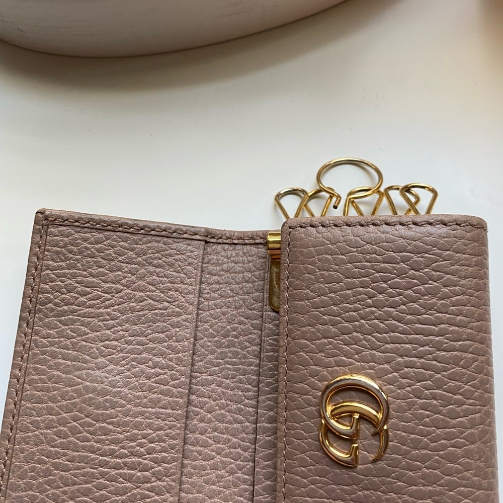 Gucci Key Holder - Picture 10 of 16